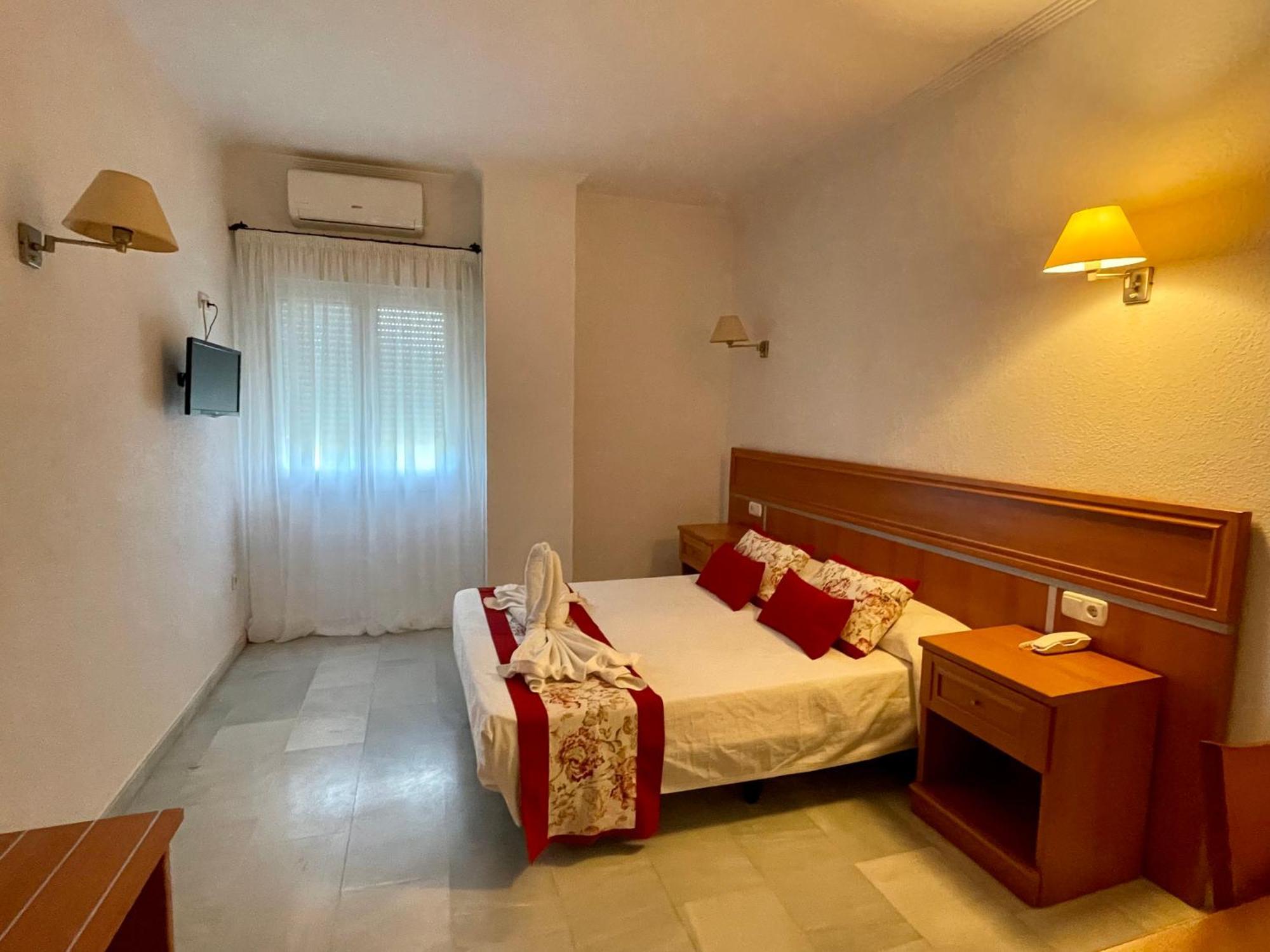Hotel Puerto De Palos Palos de la Frontera Kültér fotó